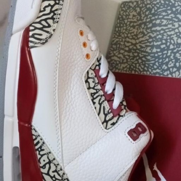 Jordan 3 - Picture 3 of 7